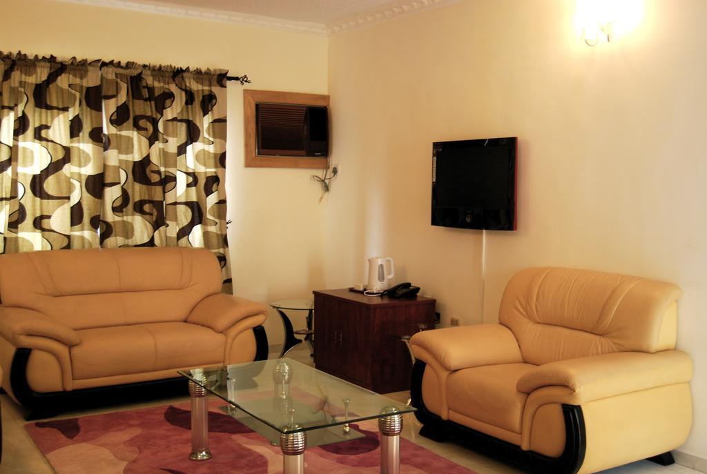The Habitat Suites International Лагос Номер фото