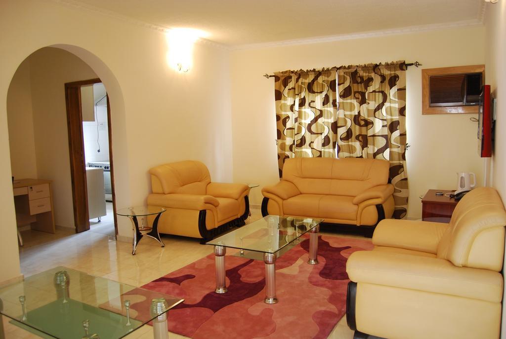 The Habitat Suites International Лагос Номер фото