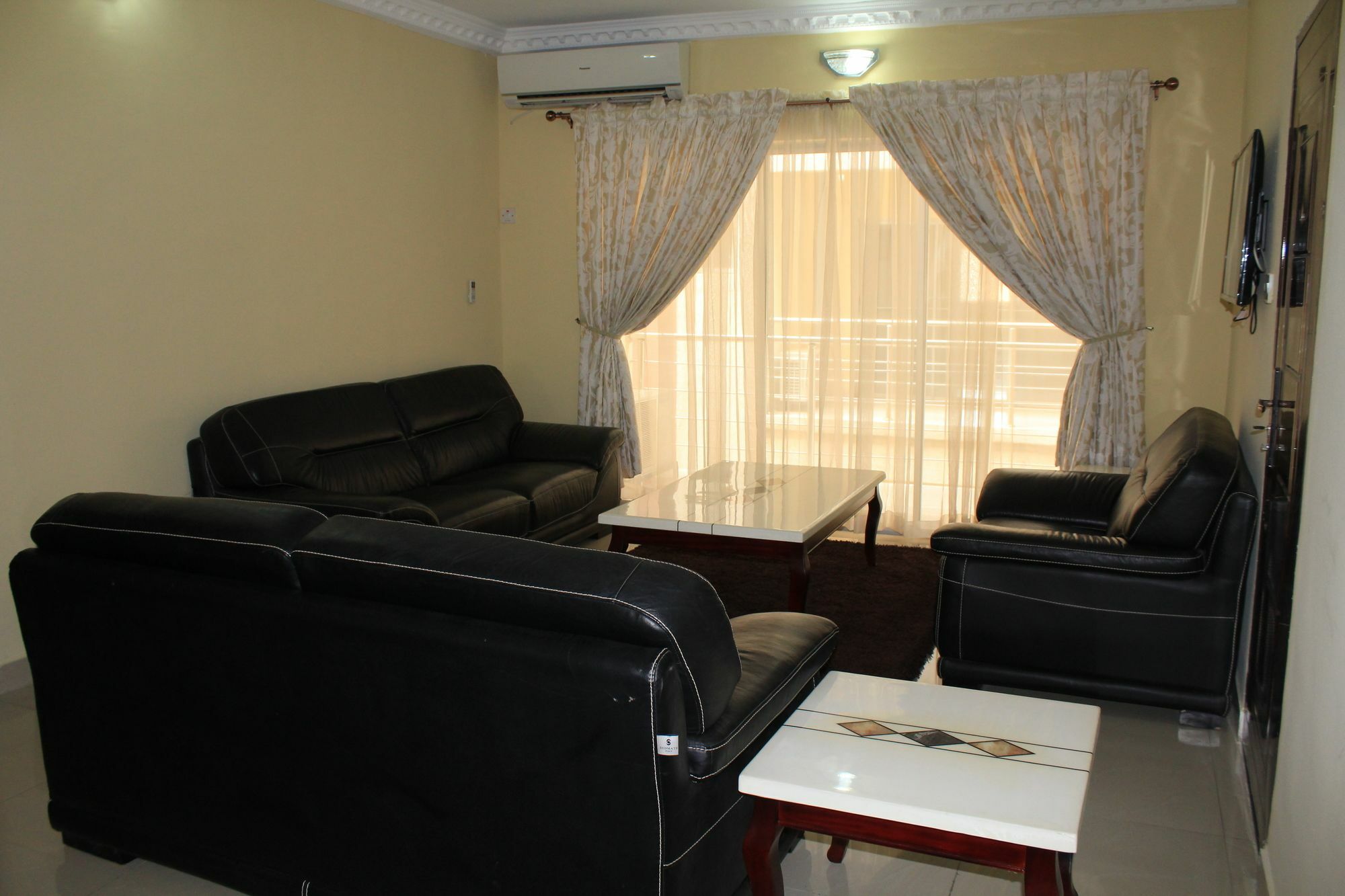 The Habitat Suites International Лагос Экстерьер фото
